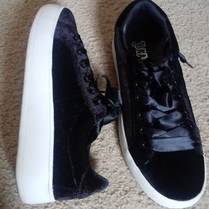 Black velvet shoes